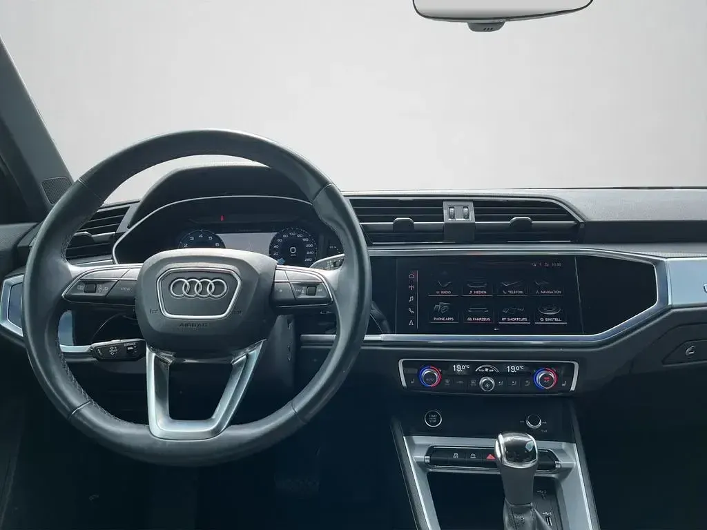 Gebraucht Audi Q3 Ambiente 190 PS (139 kW) 2020 Mythosschwarz metallic SUV