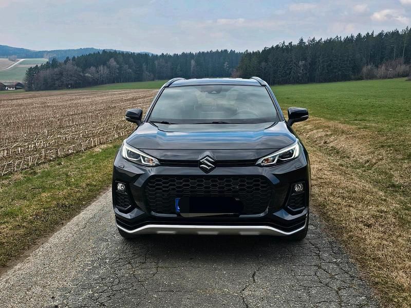 Second-hand Suzuki Across 306 CP (225 kW) 2021 Negru SUV