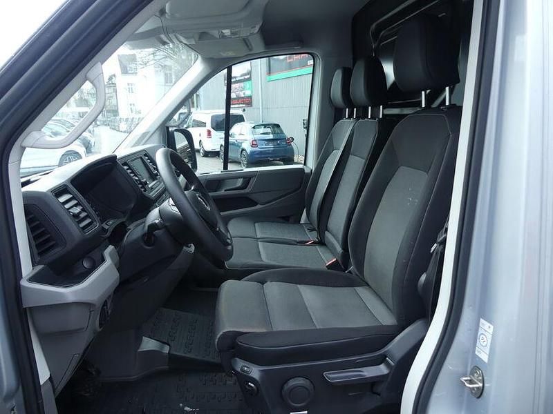 Gebraucht VW Crafter 177 PS (130 kW) 2020 Reflexsilber metallic (metallic) Van