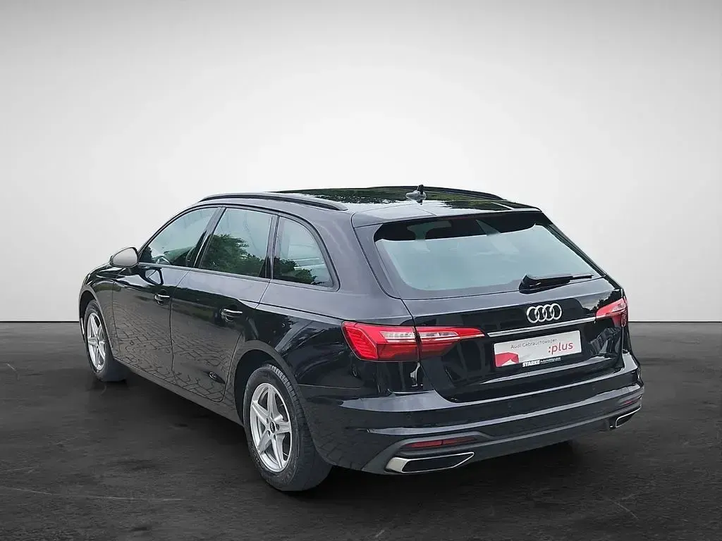 Gebraucht Audi A4 Business 163 PS (119 kW) 2022 Brillantschwarz Kombi