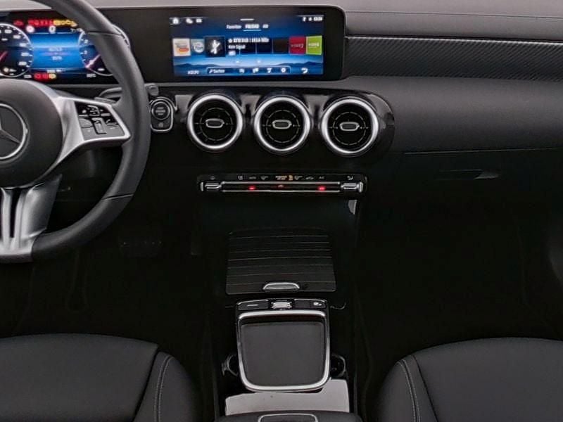 Gebraucht Mercedes CLA180 Progressive 136 PS (100 kW) 2025 Weiß Limousine