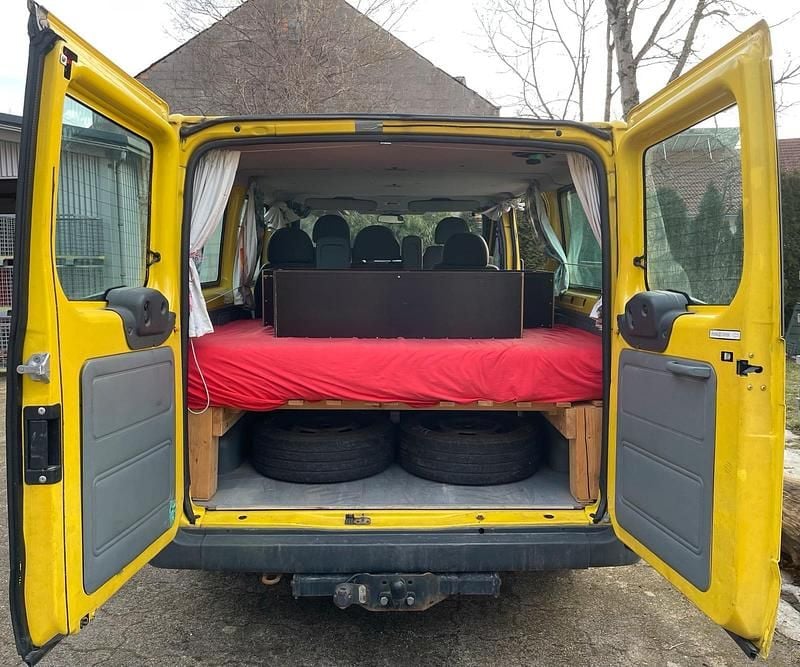 Gebraucht Ford Transit Tourneo 86 PS (63 kW) 2010 Gelb Van / Kleinbus