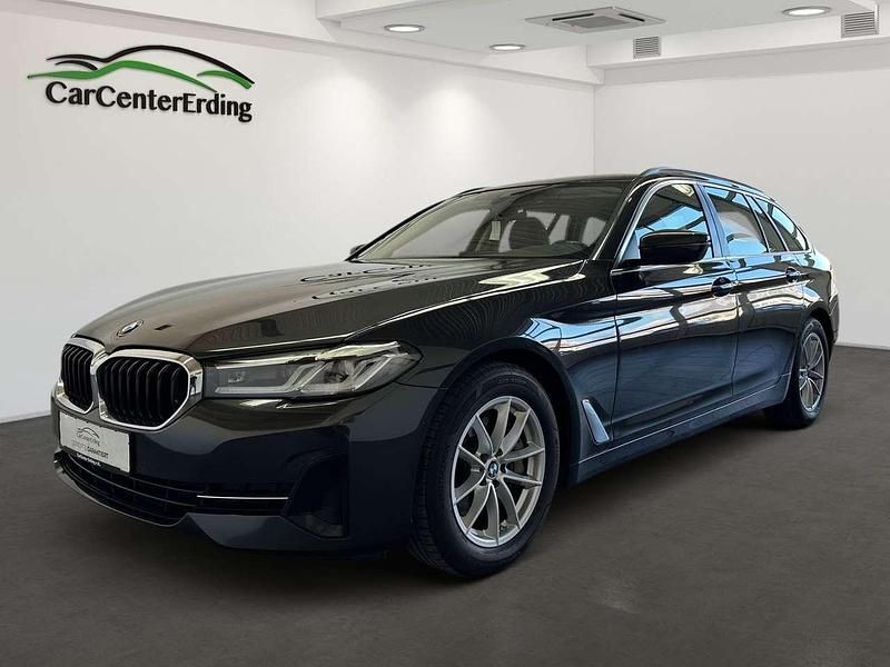 Sophistograu brillanteffekt Gebraucht 2021 BMW 540 Kombi | 38.990 € - Bild 1/4