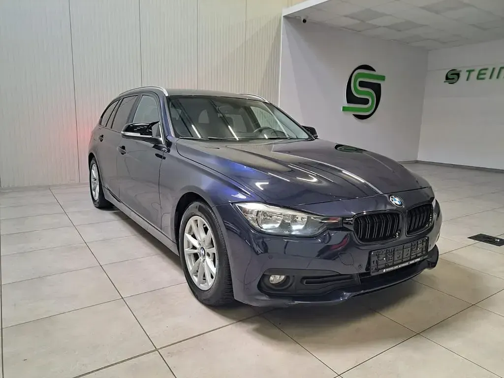 Gebraucht BMW 320 Sport Line 163 PS (119 kW) 2016 Blau Limousine