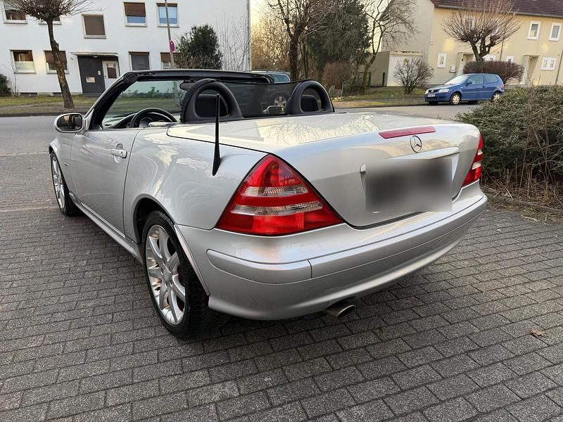 Gebraucht Mercedes SLK230 Edition 197 PS (144 kW) 2002 Silber Cabrio