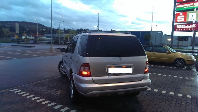 Gebraucht Mercedes ML270 222 PS (163 kW) 2003 Silber metallic SUV