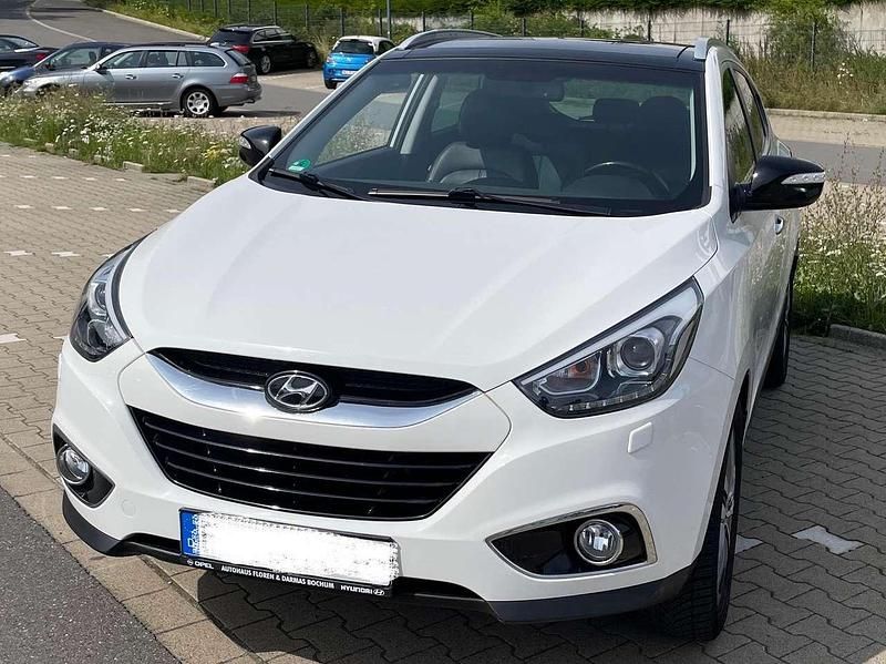 Weiß Gebraucht 2014 Hyundai ix35 Style SUV | 9.500 € (Fairer Preis) - Bild 1/4