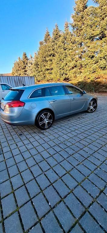 Gebraucht Opel Insignia Active 160 PS (117 kW) 2013 Schwarz Kombi