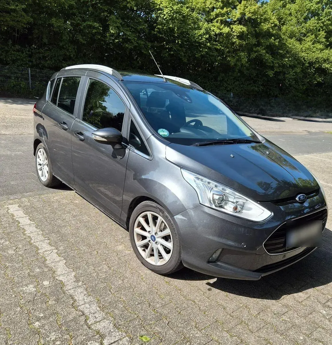 Gebraucht Ford B-MAX Titanium 101 PS (74 kW) 2017 Grau Van / Kleinbus