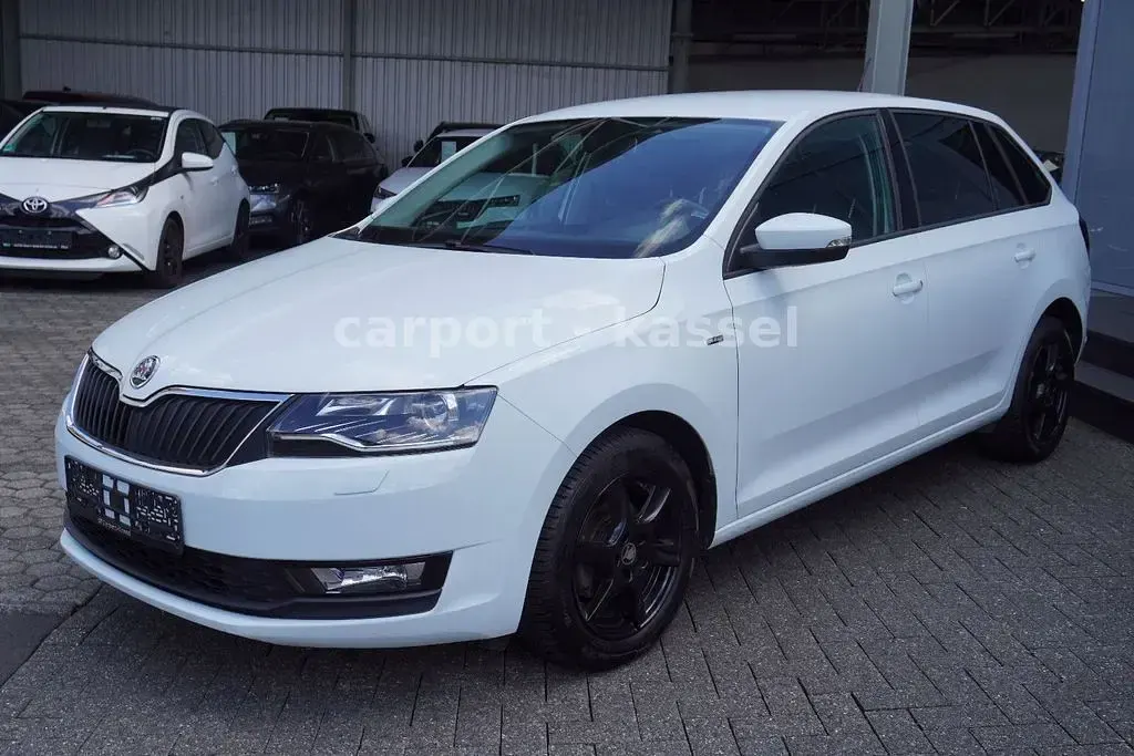 Gebraucht Skoda Rapid Drive 95 PS (69 kW) 2018 Weiß Kleinwagen
