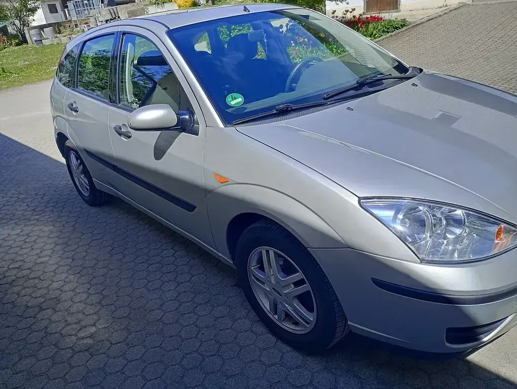 Second-hand Ford Focus 101 CP (74 kW) 2003 Argintiu Berlinǎ