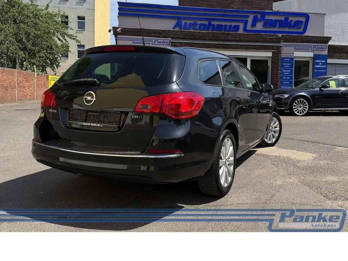 Gebraucht Opel Astra Selection 131 PS (96 kW) 2014 Schwarz Kombi