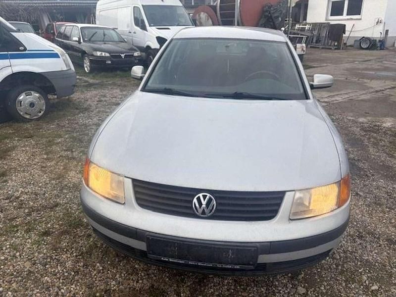 Gebraucht VW Passat 150 PS (110 kW) 1999 Grau Limousine