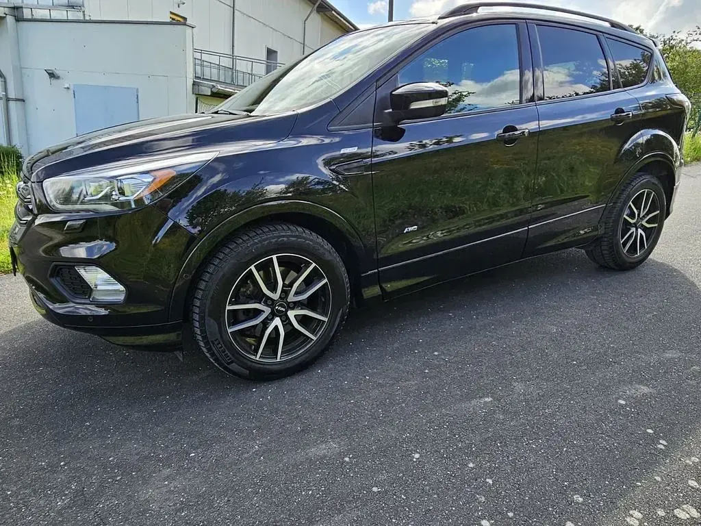 Gebraucht Ford Kuga ST-Line 182 PS (133 kW) 2016 Schwarz SUV