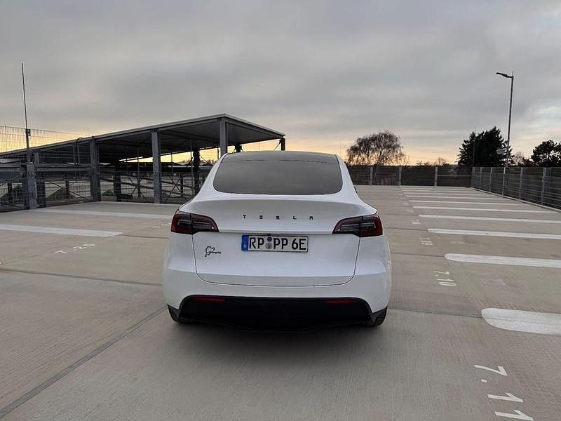 Gebraucht Tesla Model Y 378 kW (514 PS) 2022 Weiß SUV
