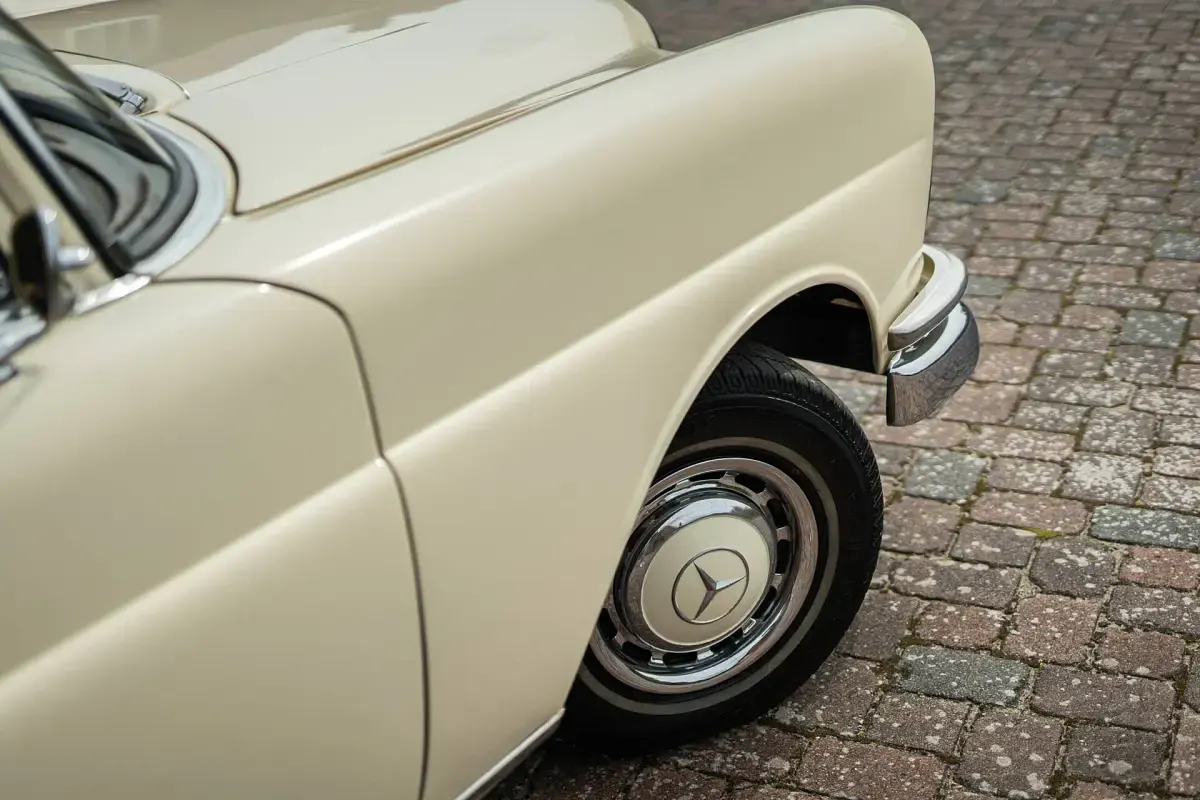 Gebraucht Mercedes 220 SE 120 PS (88 kW) 1965 Weiß Limousine