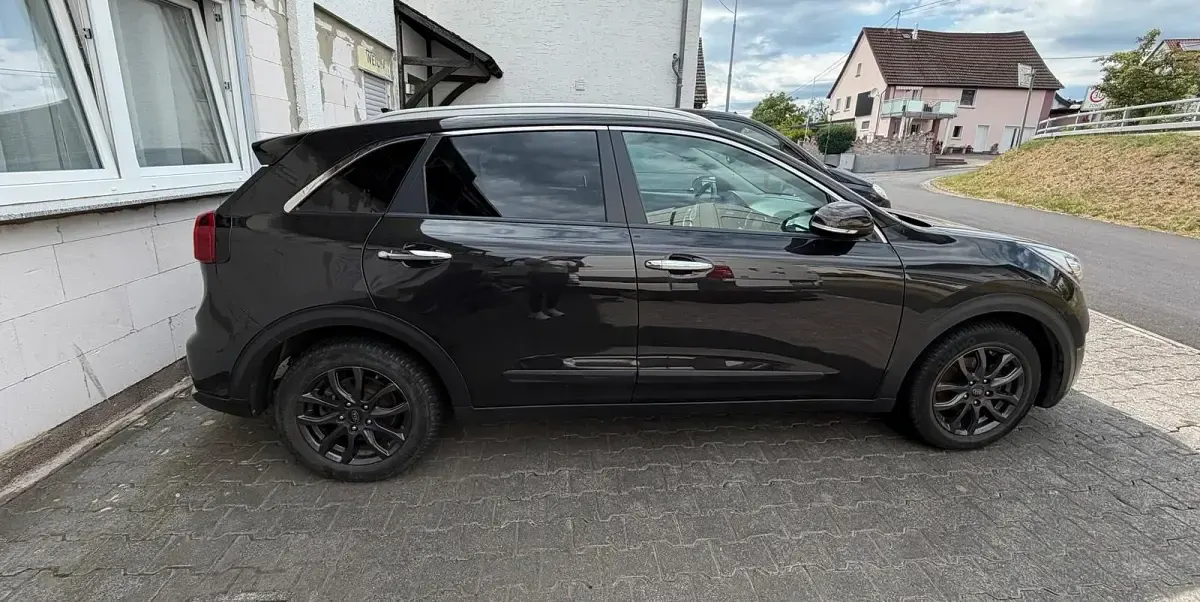 Gebraucht Kia Niro 105 PS (77 kW) 2019 Grau SUV