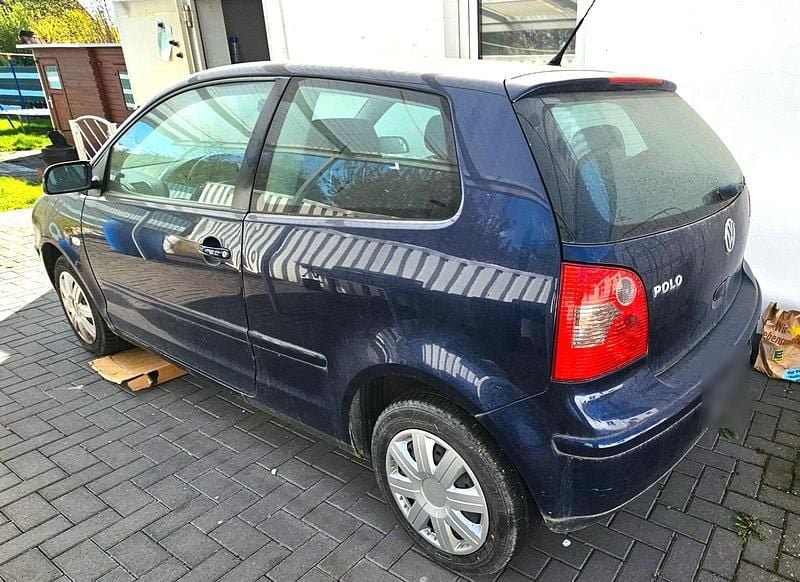 Second-hand VW Polo 2004 Albastru Hatchback