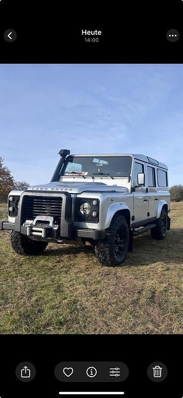 Gebraucht Land Rover Defender 122 PS (89 kW) 2012 Silber SUV