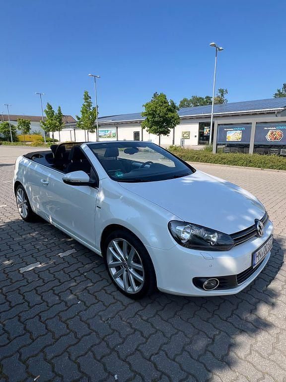 Weiß Gebraucht 2015 VW Golf Cabriolet Cup Cabrio | 14.000 € (Etwas zu teuer) - Bild 1/4