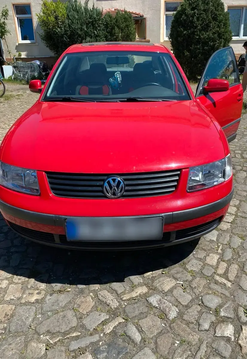 Gebraucht VW Passat 101 PS (74 kW) 1997 Rot Limousine