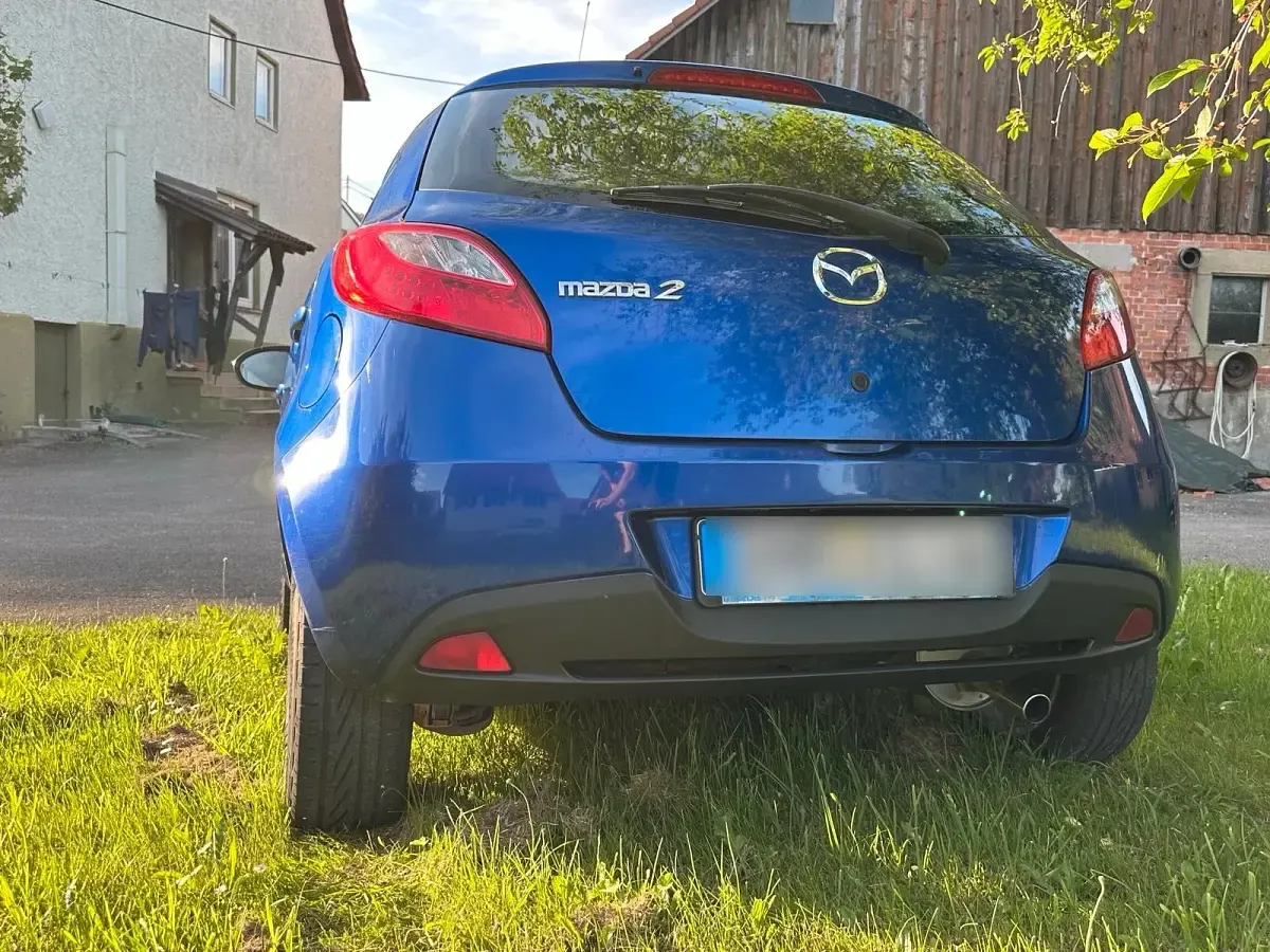 Gebraucht Mazda 2 75 PS (55 kW) 2010 Blau Kleinwagen