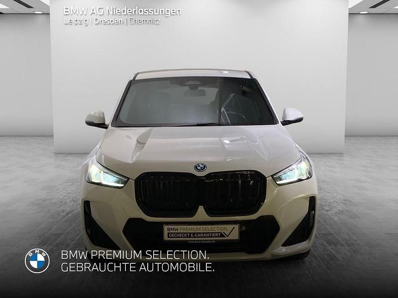 Gebraucht BMW iX1 M Sport 200 kW (272 PS) 2023 Weiß SUV