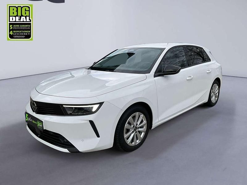 Gebraucht Opel Astra Enjoy 131 PS (96 kW) 2023 Jadeweiß Limousine