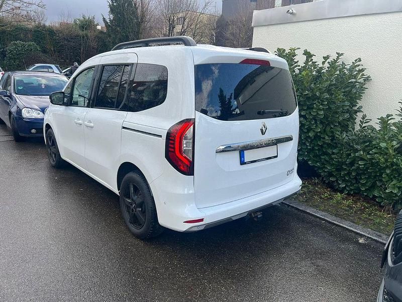Usado Renault Kangoo Techno 116 HP (85 kW) 2023 Branco Monovolume