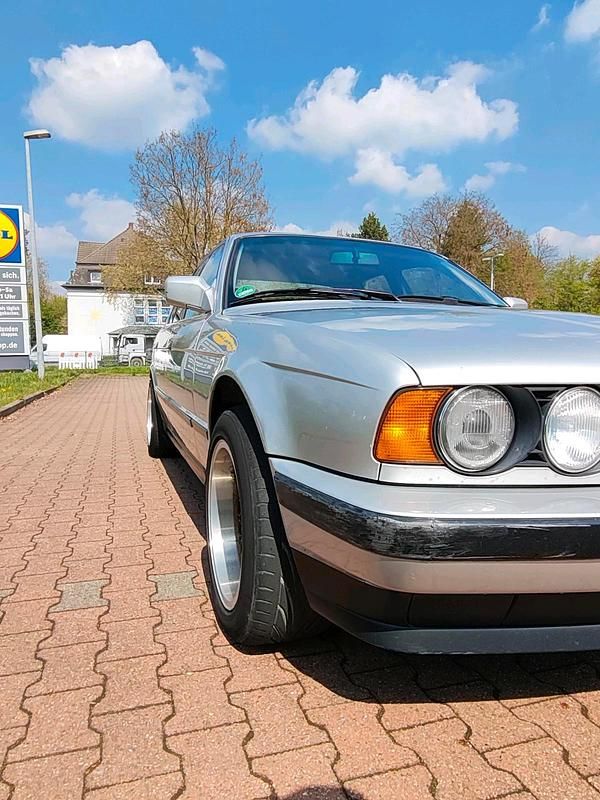 Gebraucht BMW 525 190 PS (139 kW) 1990 Silber Limousine