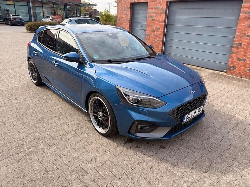 Używany Ford Focus ST 280 KM (205 kW) 2019 Niebieski Sedan/Limuzyna