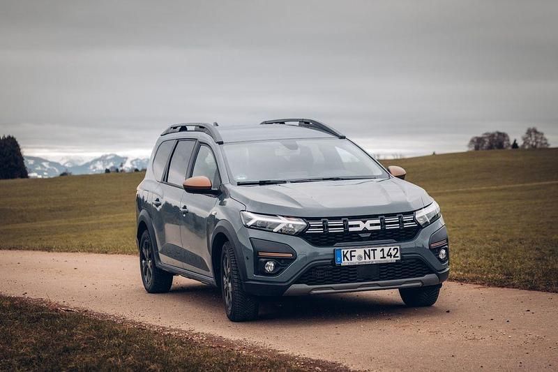 Gebraucht Dacia Jogger Extreme 110 PS (80 kW) 2023 Grau Van / Kleinbus