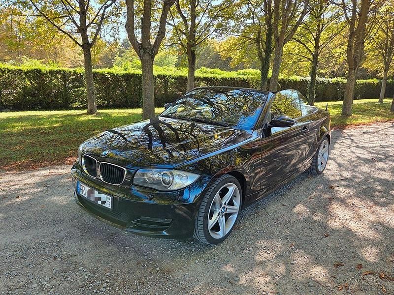 Schwarz Gebraucht 2009 BMW 120 Cabriolet Performance Cabrio | 13.999 € (Teuer) - Bild 1/4