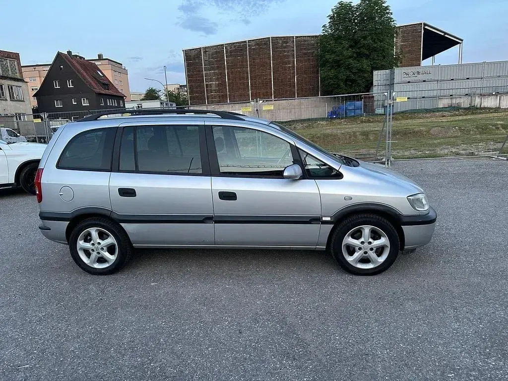 Gebraucht Opel Zafira Executive 125 PS (91 kW) 2001 Grau Van / Kleinbus