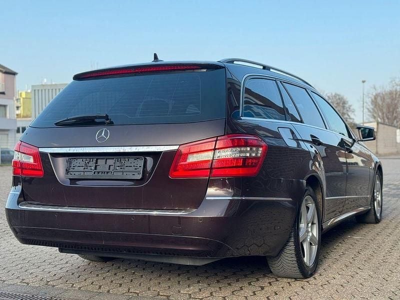 Gebraucht Mercedes E220 170 PS (125 kW) 2011 Braun Kombi