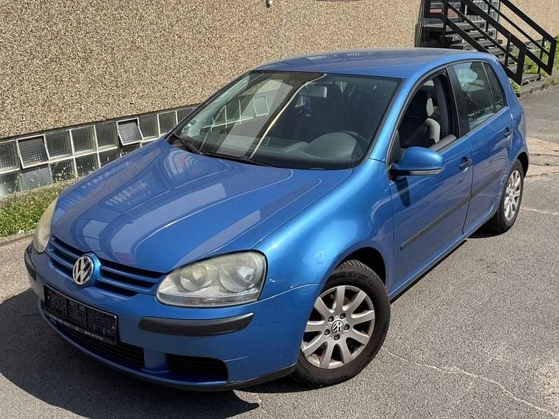 Blau Gebraucht 2004 VW Golf V Trendline Limousine | 1.959 € (Guter Preis) - Bild 1/4