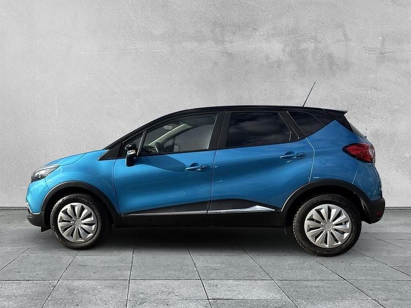 Käytetty Renault Captur Dynamique 120 HP (88 kW) 2016 Sininen Katumaasturi