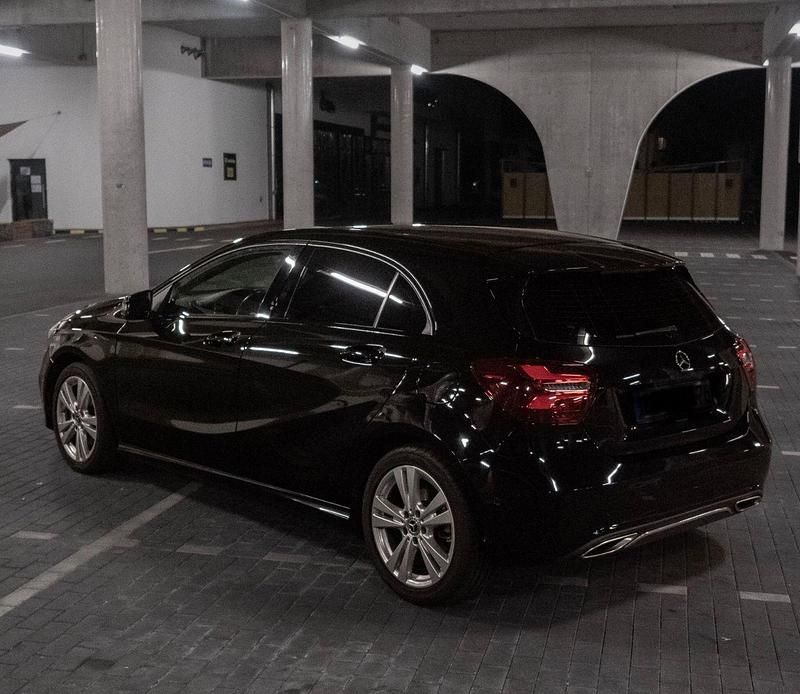 Schwarz Gebraucht 2017 Mercedes A200 Urban Limousine | 15.000 € (Fairer Preis) - Bild 1/4