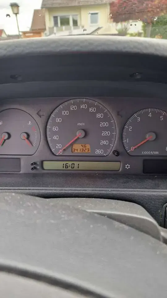Brugt Volvo V70 144 HK (105 kW) 1997 Rød Stationcar
