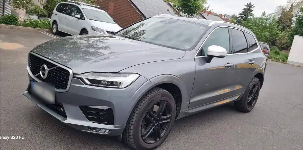 Second-hand Volvo XC60 R-Design 197 CP (144 kW) 2019 Gri SUV