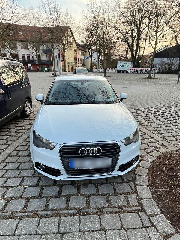 Gebraucht Audi A1 Attraction 86 PS (63 kW) 2013 Weiß Kleinwagen