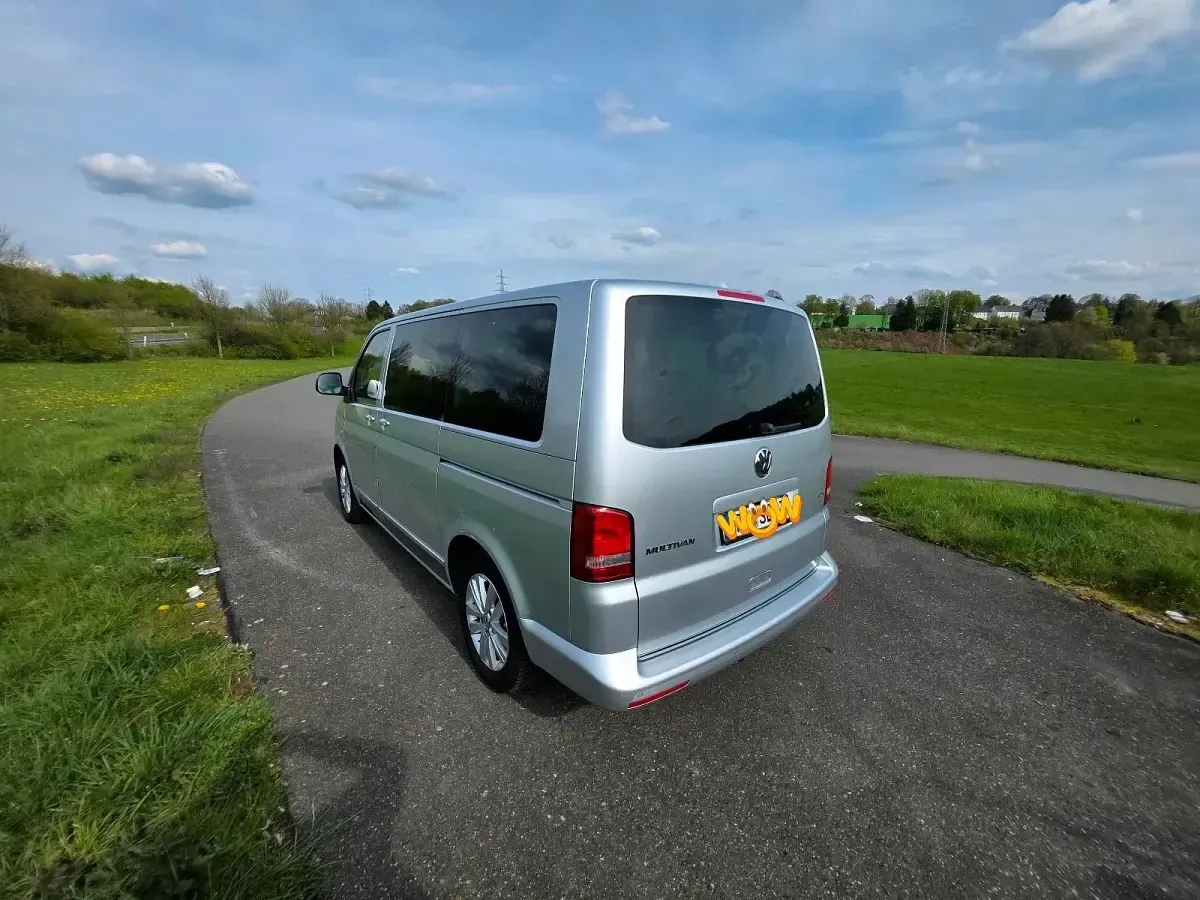 Gebraucht VW Multivan Highline 180 PS (132 kW) 2015 Silber Van / Kleinbus