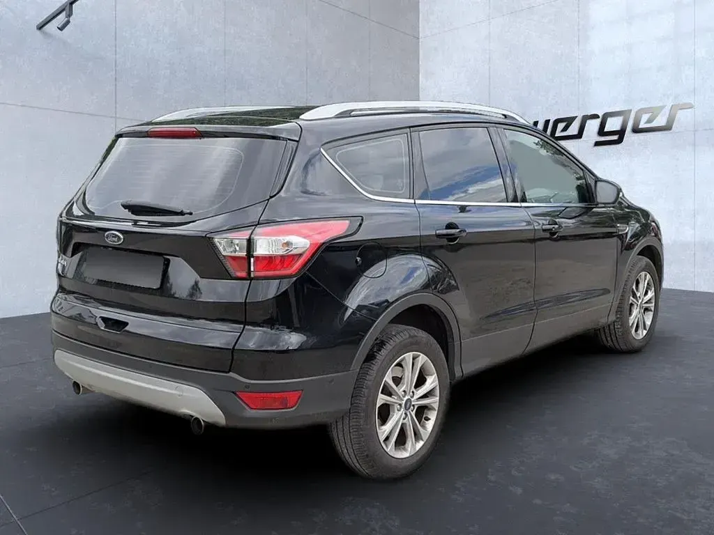 Gebraucht Ford Kuga Titanium 150 PS (110 kW) 2019 Schwarz SUV