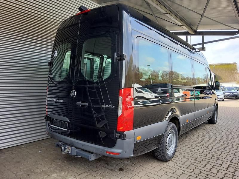 Gebraucht Mercedes Sprinter 143 PS (105 kW) 2021 Obsidianschwarz metallic Van