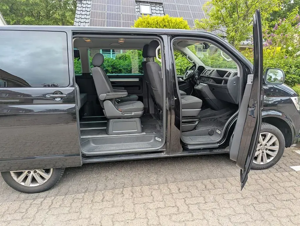 Gebraucht VW Multivan 150 PS (110 kW) 2019 Schwarz Van / Kleinbus