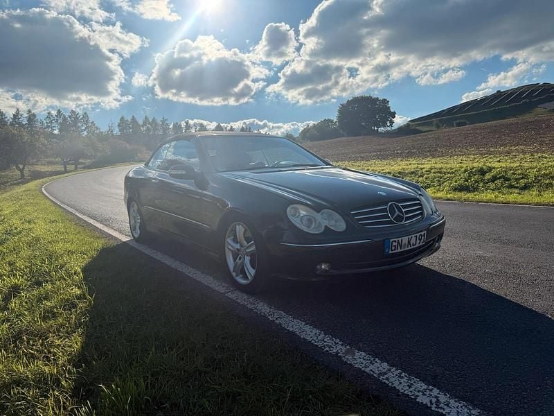 Schwarz Gebraucht 2003 Mercedes CLK500 Cabrio | 8.700 € - Bild 1/4