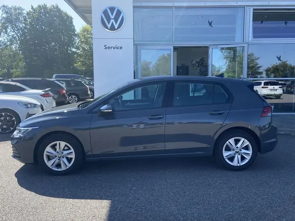 Gebraucht VW Golf VIII Active 116 PS (85 kW) 2024 Grau Limousine