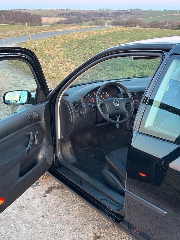 Gebraucht VW Golf IV 105 PS (77 kW) 2002 Schwarz Kleinwagen