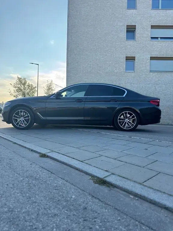 Gebraucht BMW 540 Sport Line 340 PS (250 kW) 2018 Grau Limousine