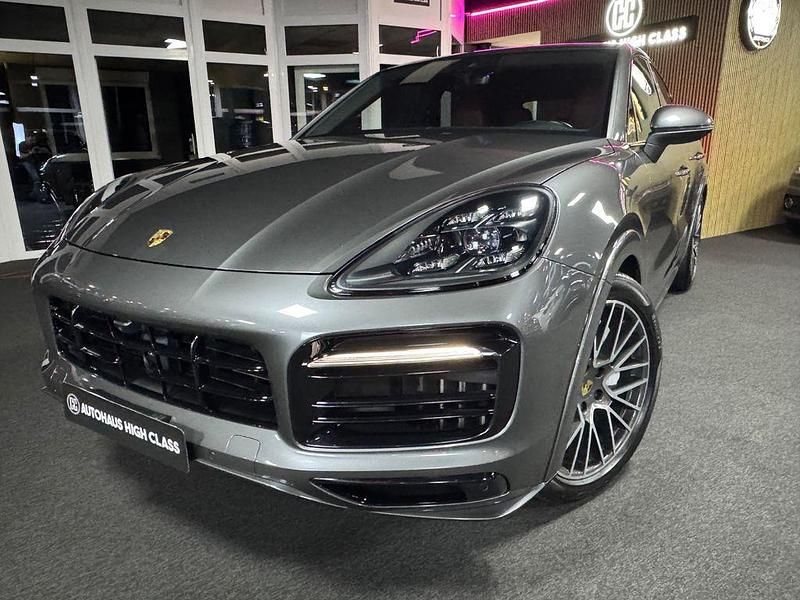 Grau Gebraucht 2019 Porsche Cayenne Sport SUV | 63.990 € - Bild 1/4